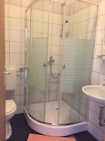 Lukas *